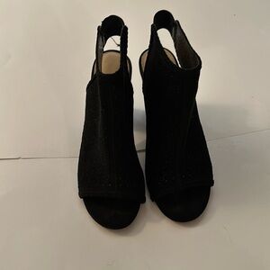 Lauren Conrad - Black Heels - 7.5
